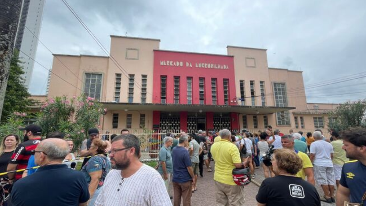 Incendio-Devasta-Mercado-da-Encruzilhada.png